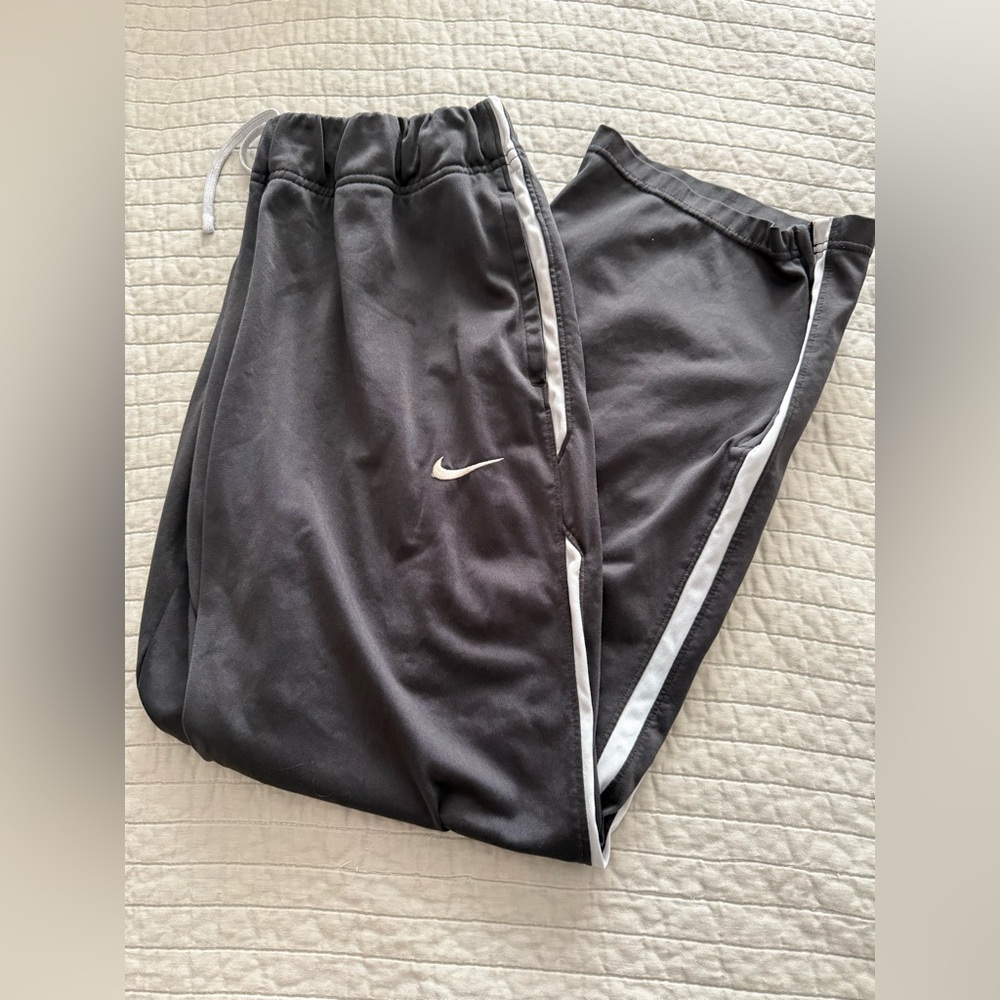 Gray Nike Men’s Athletic Pants Size Large